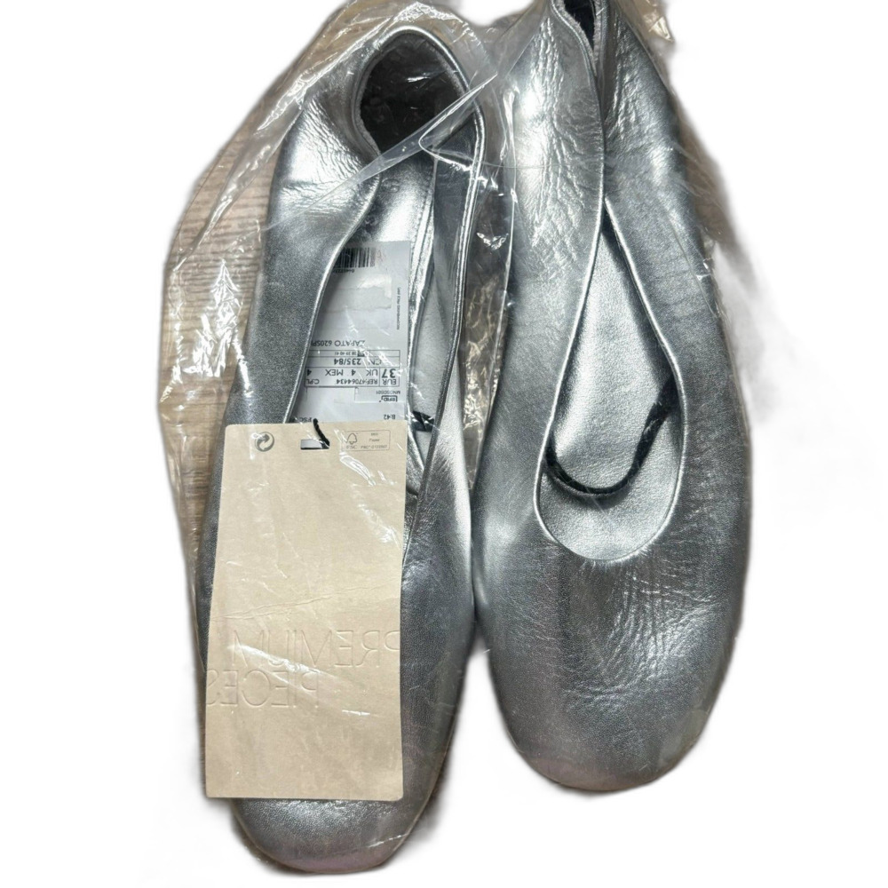 Mango MNG NWT Silver Round Toe Leather Flat Shoes